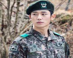 At the time he was in mandatory military service, he lost 12 kilograms of his weight so that he could achieve his acting dream.